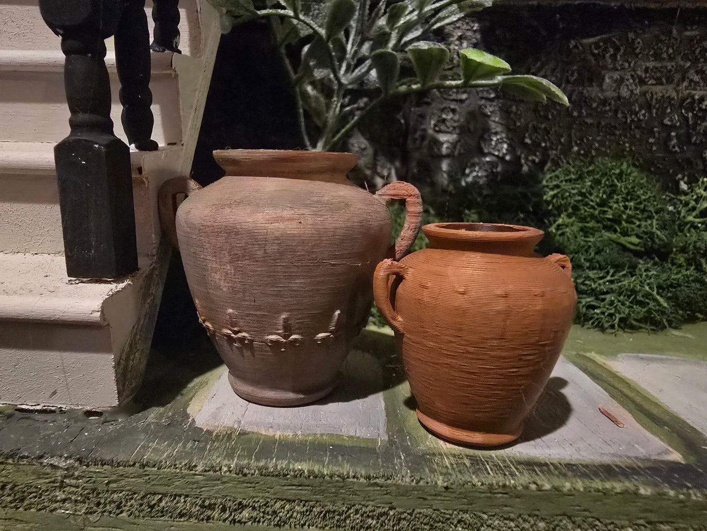 Dollhouse 1:12 garden Urns and terra, miniature flower pots