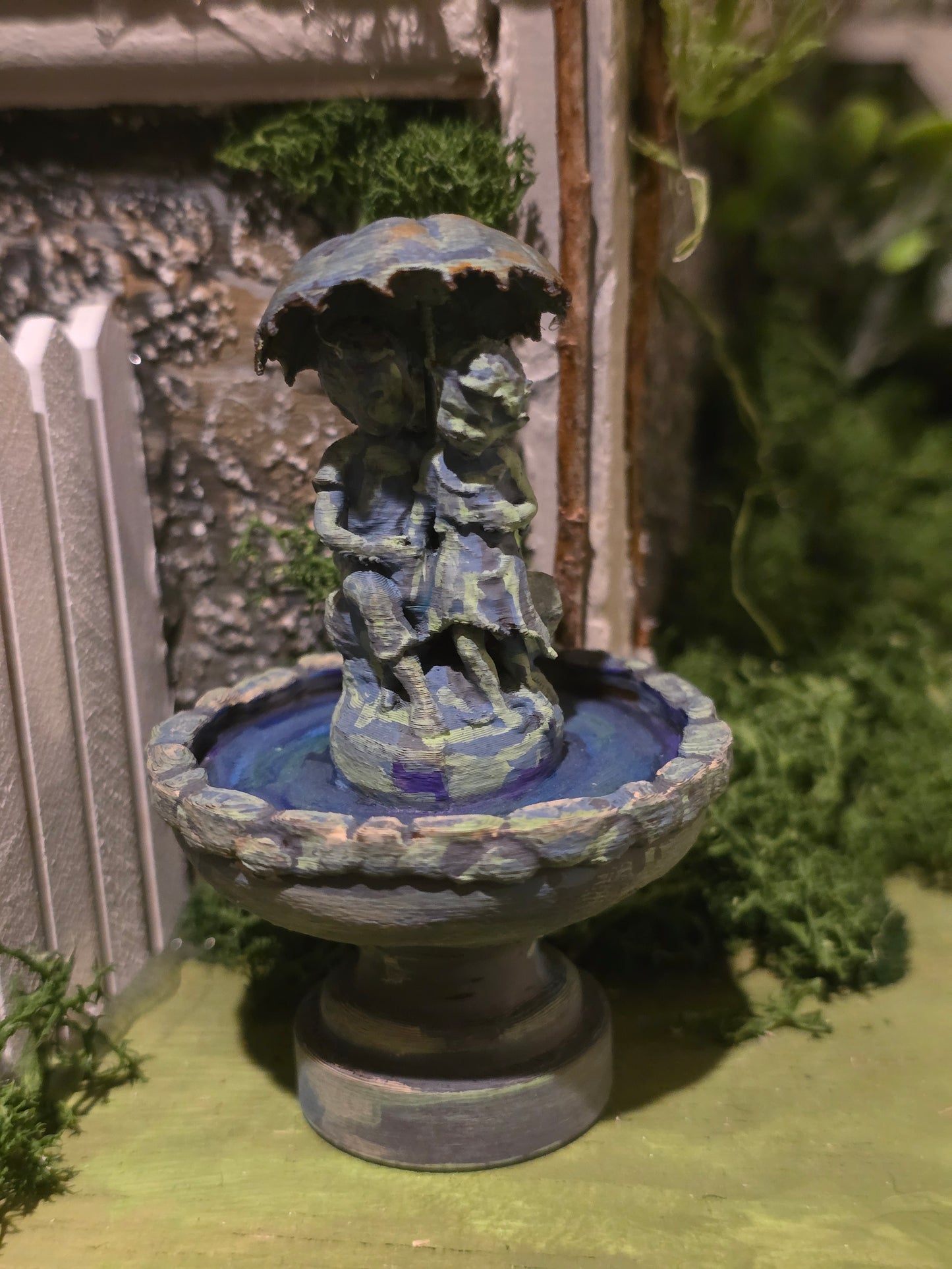 Garden Statue " Rainy Day Friends, dollhouse 1:12 garden accessories, miniature statue