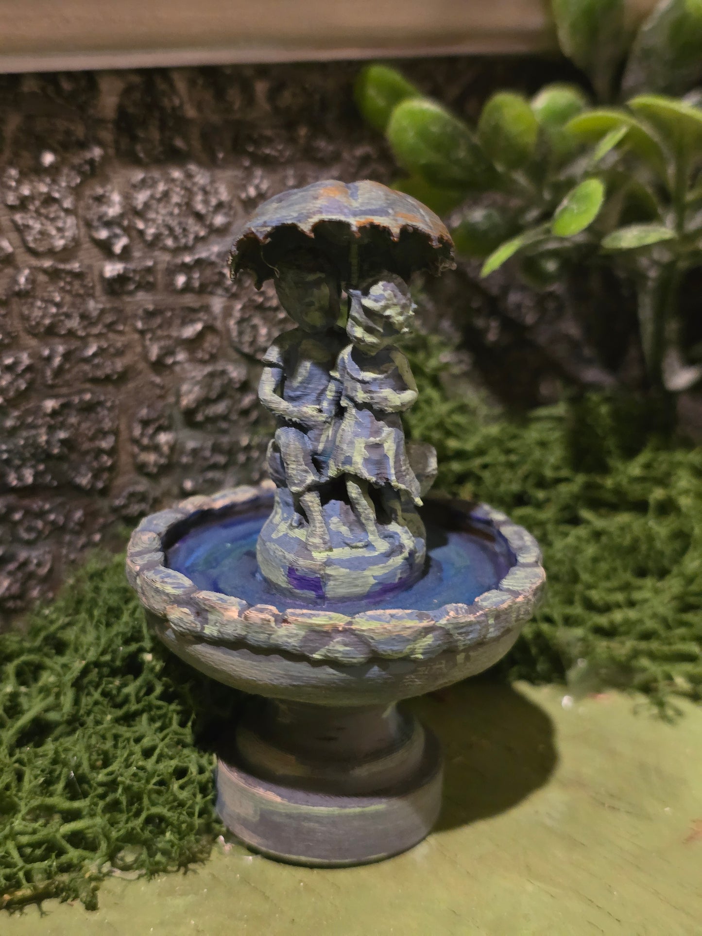 Garden Statue " Rainy Day Friends, dollhouse 1:12 garden accessories, miniature statue