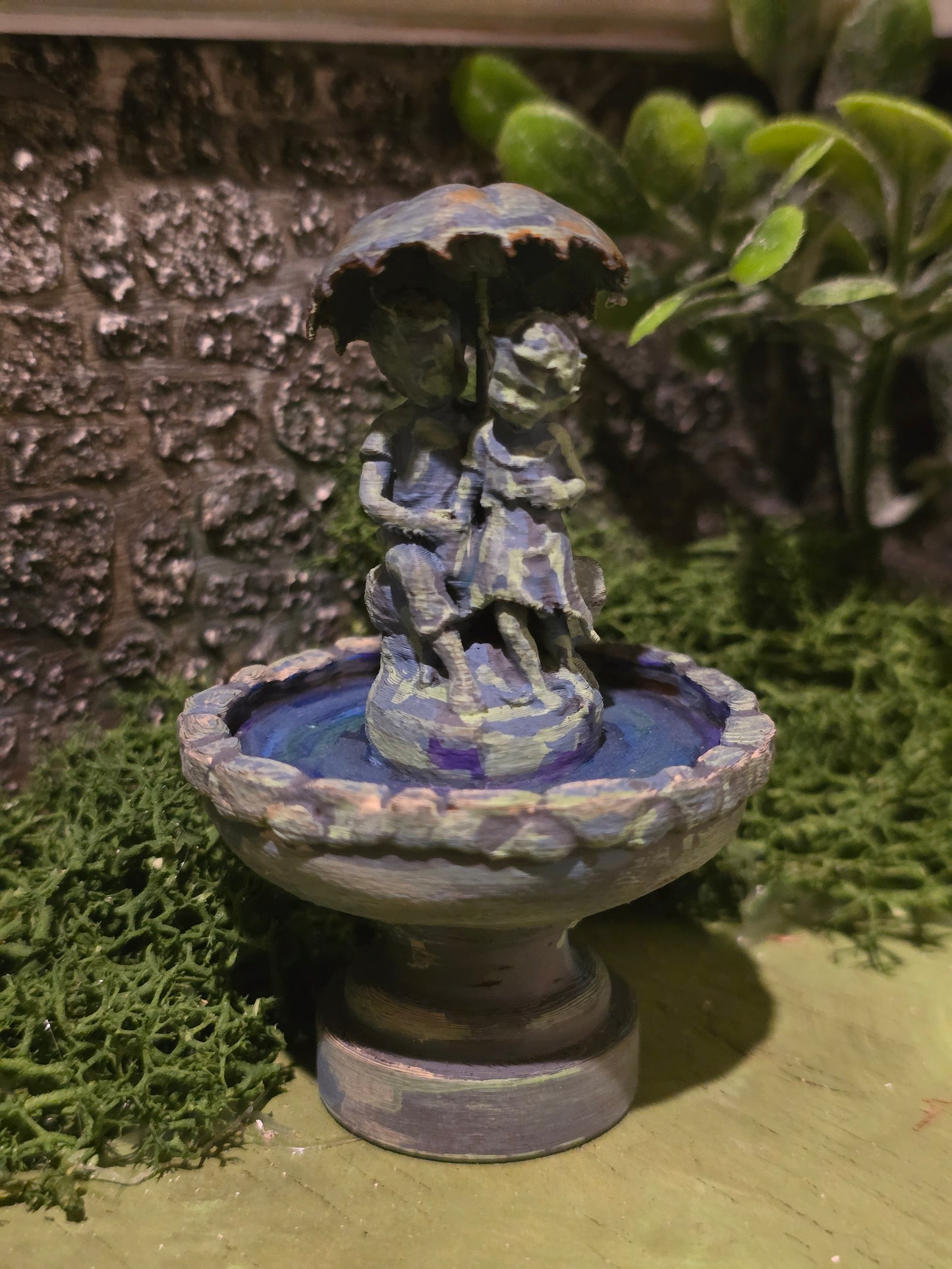 Garden Statue " Rainy Day Friends, dollhouse 1:12 garden accessories, miniature statue